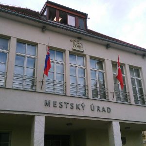 Trenčania s trvalým pobytom iba Mesto Trenčín sú už rezidentmi.
