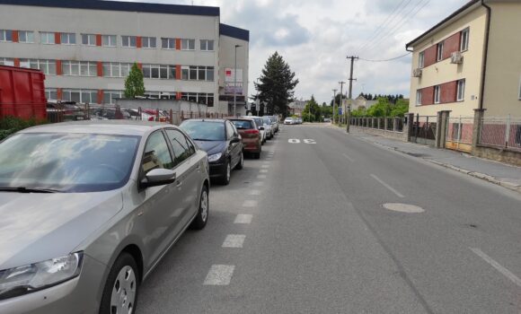 Autobusová zastávka bude na mieste parkovacieho pruhu Autobusová zastávka bude na mieste parkovacieho pruhu