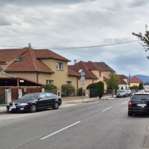 Na Biskupickej ulici bude upravené parkovanie