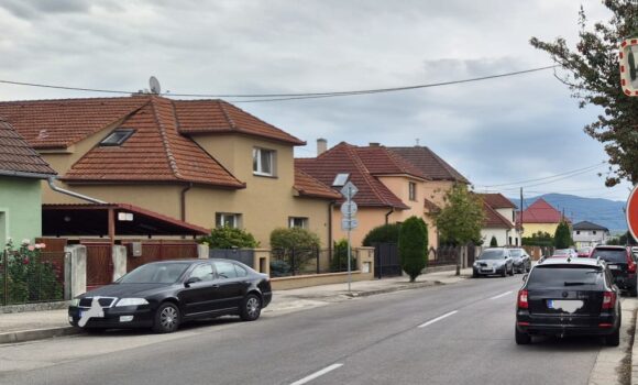 Na Biskupickej ulici bude upravené parkovanie