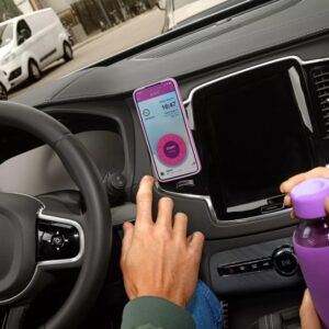 Využite aplikáciu EasyPark a zaplaťte parkovné mobilom